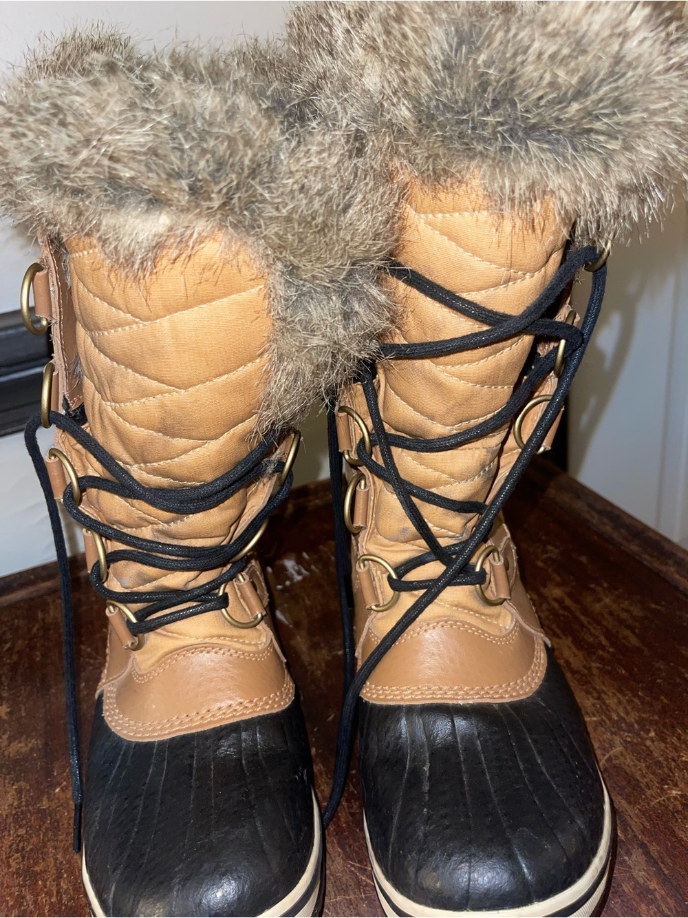 Sorrel Women's Tan and Black Winter Lace-Up Boots with Faux Fur Trim - Size 7 - Picture 12 of 13